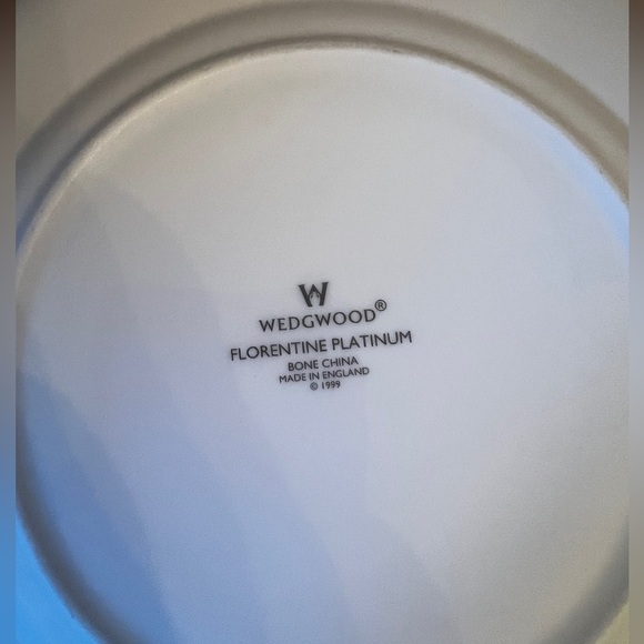 WEDGEWOOD Florentine Platinum Salad Plate 8 1/4” Platinum Dragon Bone China - Picture 6 of 7